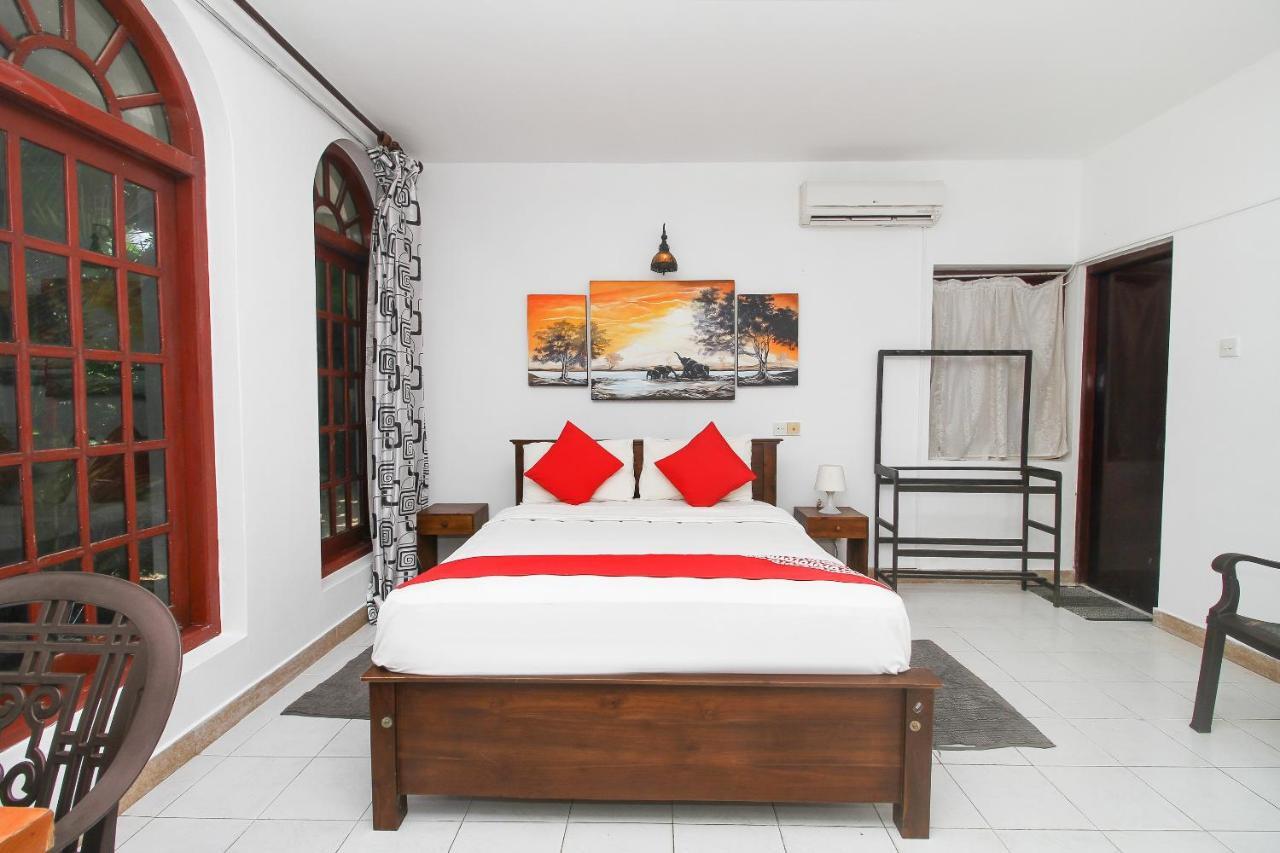 Oyo 459 Barasti Beach Resort Калутара Екстер'єр фото