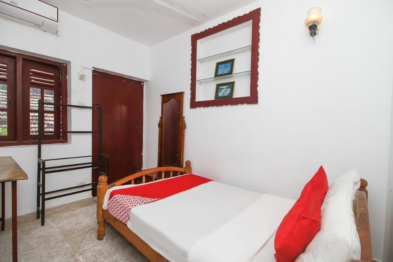 Oyo 459 Barasti Beach Resort Калутара Екстер'єр фото