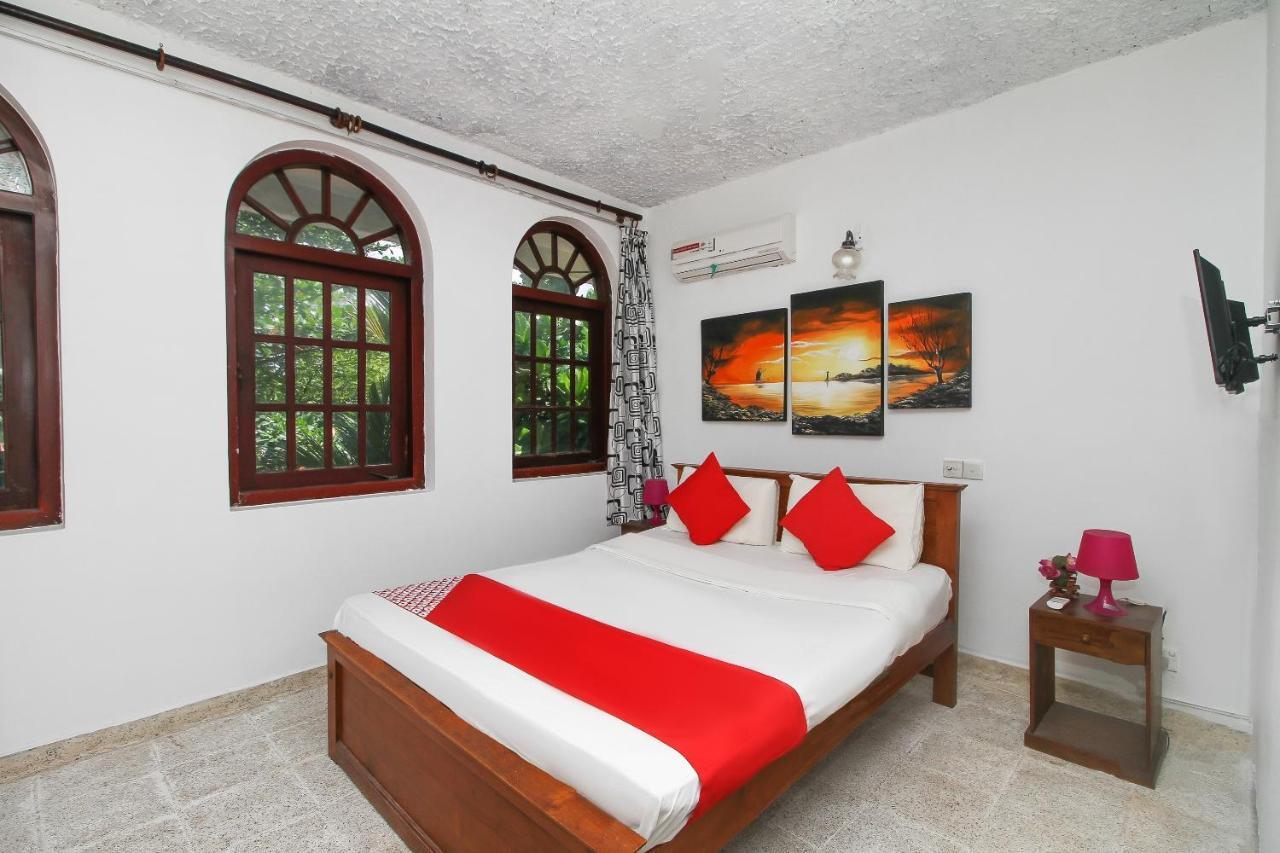 Oyo 459 Barasti Beach Resort Калутара Екстер'єр фото