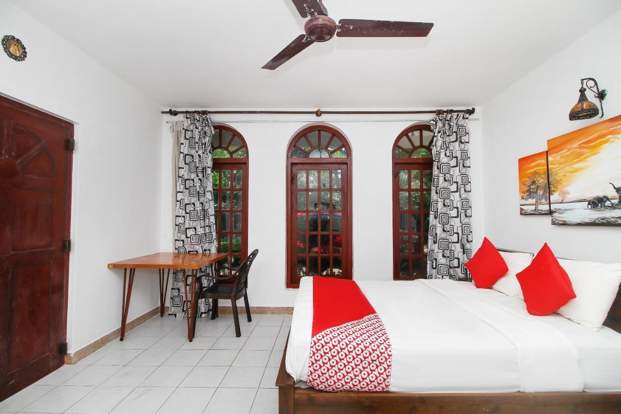 Oyo 459 Barasti Beach Resort Калутара Екстер'єр фото